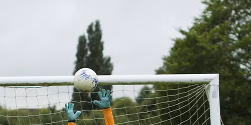 Sells Pro Training Woking Goalkeeper Trial Day December 25\/26 Season