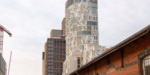 Netv\u00e6rksm\u00f8de: Scenekunstnere i midten