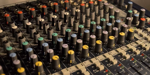 Atelier \u00b7 S'initier aux sonos des studios