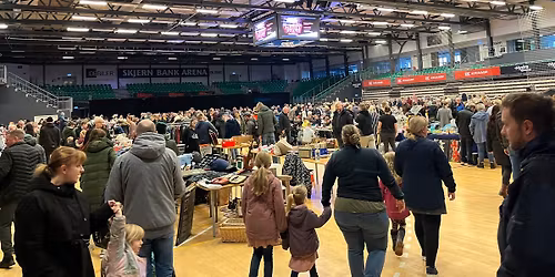 K\u00c6MPE loppe\/kr\u00e6mmermarked i Skjern D. 25\/1-26