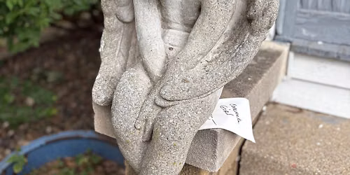 Mrs. Jefferson\u2019s living Estate Sale