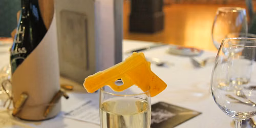 KRIMI total DINNER "Sekt mit Schuss"