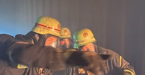 Ausbildung zum Realbrandausbilder\/Brandbek\u00e4mpfungstrainer f\u00fcr feststoffbefeuerte Brand\u00fcbungsanlagen 