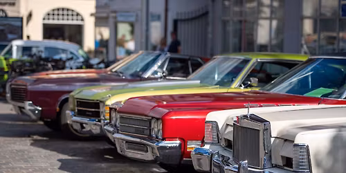 Gas Head Garage i Sct. Mathias Port - Open by Night \/ Bildag