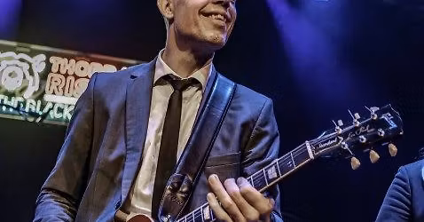 Blues Jam med Thorbj\u00f8rn Risager som v\u00e6rt 