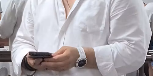 Don't mind us! Neo Argentine Tango Bucharest \u2013 Course & Practice Mon & Wed