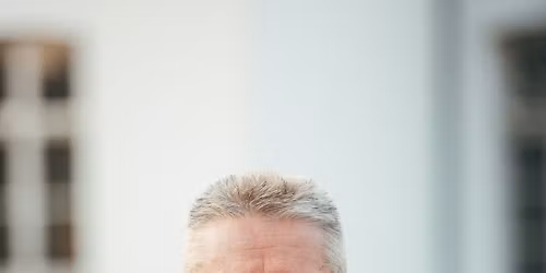 Johnny Crampe | Het leven in de vrouwengevangenis