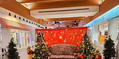 \ud83c\udf84Pictures with Santa!