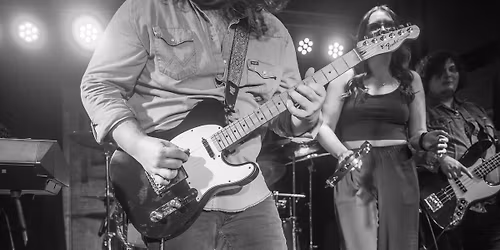 Crews & Company live @ Roadhouse