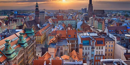 Spacerkiem przez Wroc\u0142aw. Poranna wycieczka ze "Sp\u00f3\u0142dzielni\u0105"