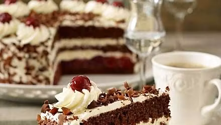 Black forest jeb \u0160varcvaldes \u0137ir\u0161u k\u016bkas pagatavo\u0161anas meistarklase 13\/12\/2025