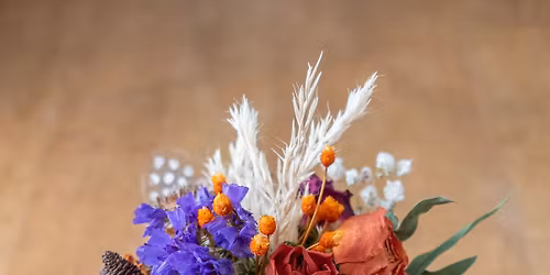 Pumpkin Centerpiece Craft & Sip