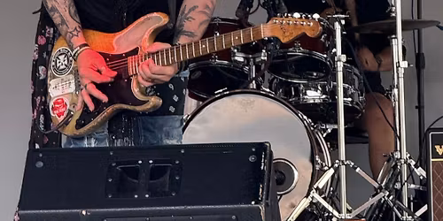 Dnipro Ukrainian cultural center presets hall of fame guitarist MICHAEL HUND