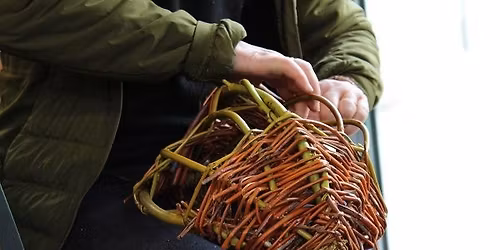 INITIATION A LA VANNERIE - FABRICATION D'UN PANIER A ARCEAUX