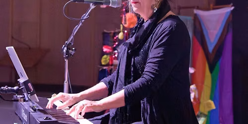 Liz Braggins