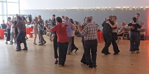 "Tango-Caf\u00e9" am 14.12.2025 mit DJ Roger