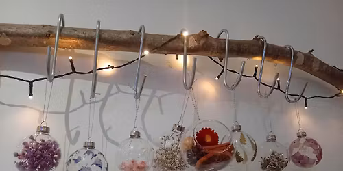 Christmas Flower Bauble workshop with Anna from Branch & Brush Studios