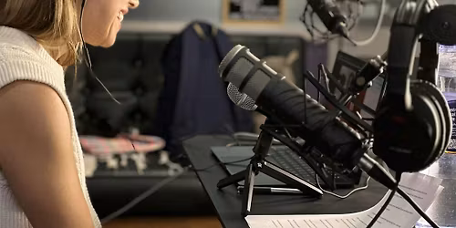 Master the Mic: Become a Confident Radio Host in One Day