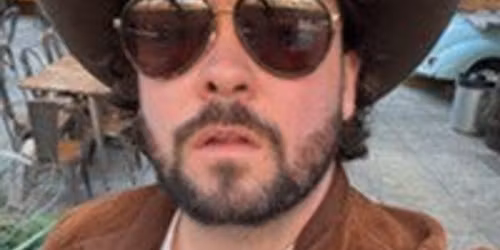 HAW-YEE: Crimbo Cabin