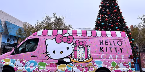Hello Kitty Cafe Truck West - Oxnard Appearance