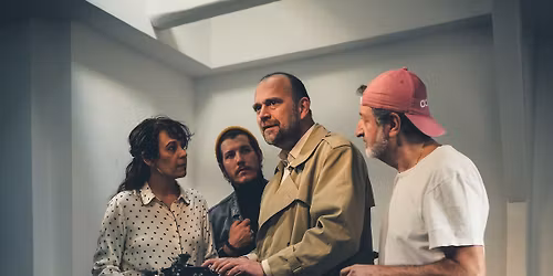 \u201eWeinhebers Koffer\u201c \u2013 Theater trifft Erinnerung