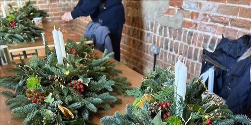 Christmas Table Flower Design Workshop @ Dairy Barns NR12 0BE