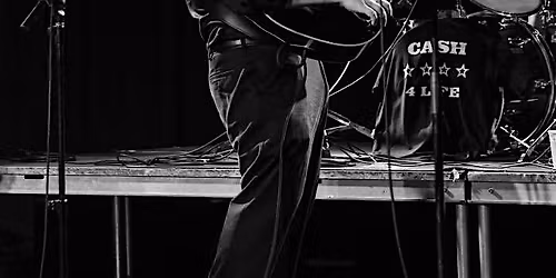 Live music with Brad Bendis