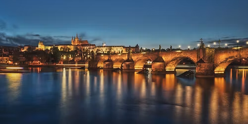 Sochy Karlova mostu a jejich symbolika - ned\u011bln\u00ed dopoledn\u00ed z\u00e1\u017eitkov\u00e1 proch\u00e1zka