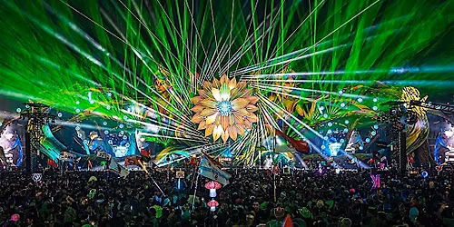 Simulation Rave: A Neon Self-Love Photography Experience