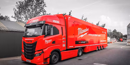 MILWAUKEE "Big Red Truck" ONNINEN EXPRESS D\u0101rzciems