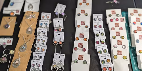 Upcycled Art: Jewelry & Accessories from Recycled Paint