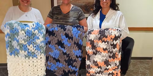 12 SPOTS LEFT! Dec 14th - Pig Minds Brewing Co Chunky Knit Blanket Workshop 