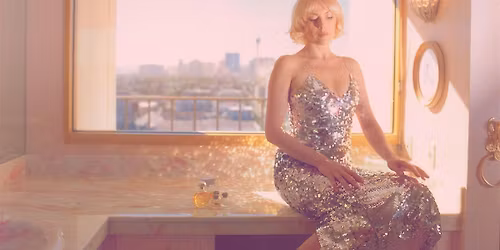 O TRESOR I UTOPIA      Clare Marie Bailey  a Gwenno