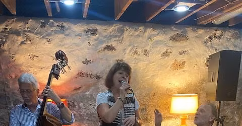 A Christmas Extravaganza at 1919 Wine Cellar!