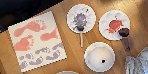 Baby-fod-aftryk p\u00e5 keramik med Tante K