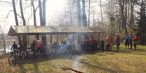 Wiosenne ognisko nad Jeziorem Rejowiec (Orlicz)
