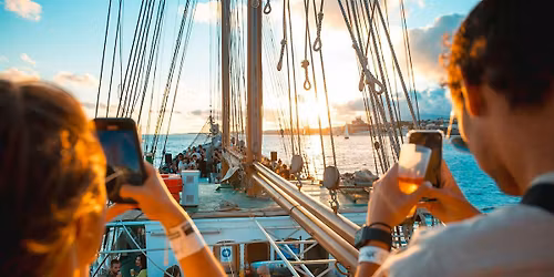 Lisbon Boat Party \/ Amazing sunset sailing tour