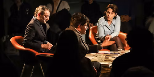 LA LENTE ET DIFFICILE AGONIE DU CRAPAUD BUFFLE SUR LE SOCLE PATRIARCAL - TH\u00c9\u00c2TRE par la CIE AKT\u00c9