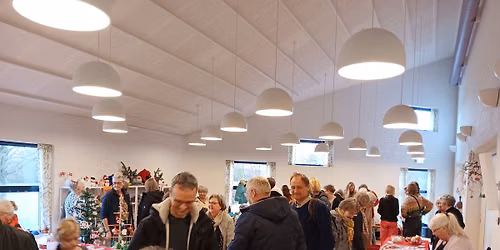 Julebasar i L\u00f8get Kirke