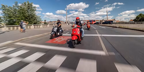 Vespa Caf\u00e9 Ride | Hradec Kr\u00e1lov\u00e9