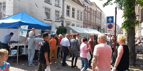 Pinkstermarkt Grave zondag 24 mei