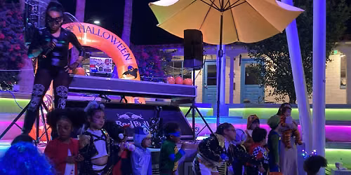 Tricks & Treats ; A Halloween Market