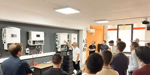 Formaci\u00f3n sobre Producto: Inversores h\u00edbridos y novedades