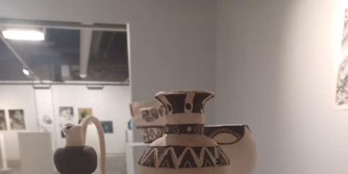 Sgraffito Vase 4-Week Series