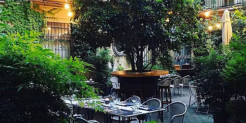 Sussurri dall'ombra | Salotto dei Futuri