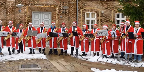 Saxofonensemblet spiller på Store Torv