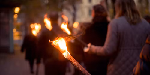 Fackelt\u00e5g mot heml\u00f6shet