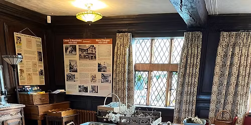 Nantclwyd y Dre Gweithdy Torch Nadolig \/ Christmas Wreath Workshop