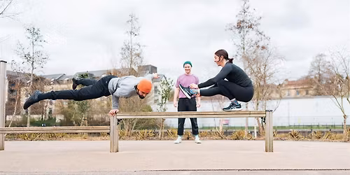 Handstands and flexibility meet-up in Bath w\/ Bryony, Joe and Paul