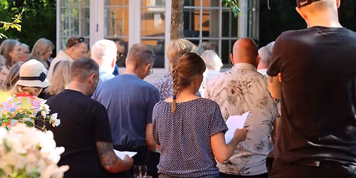 ALSANG MED KENDTE REVYKLASSIKERE \/